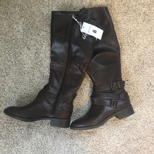 Mid calf boot